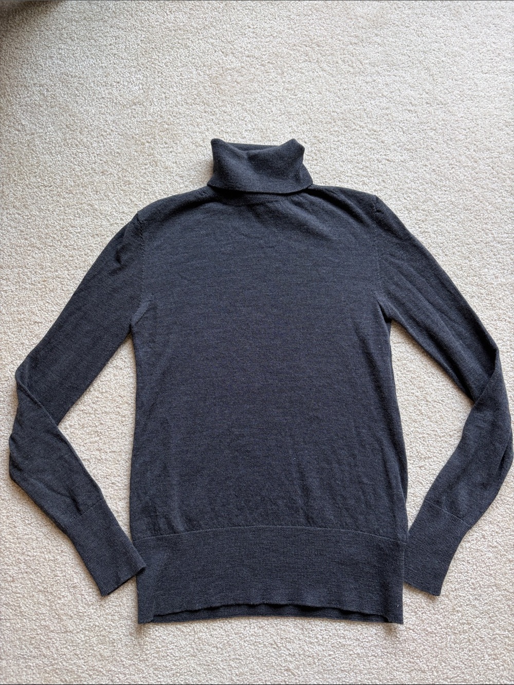Celtic & Co. 100% Marino Wool Made in UK dark grey turtleneck sweater